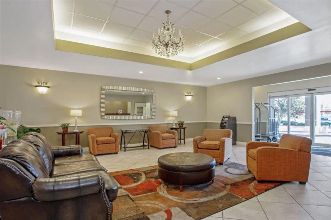 La Quinta By Wyndham Pcb Coastal Palms Hotel Upper Grand Lagoon Exterior photo