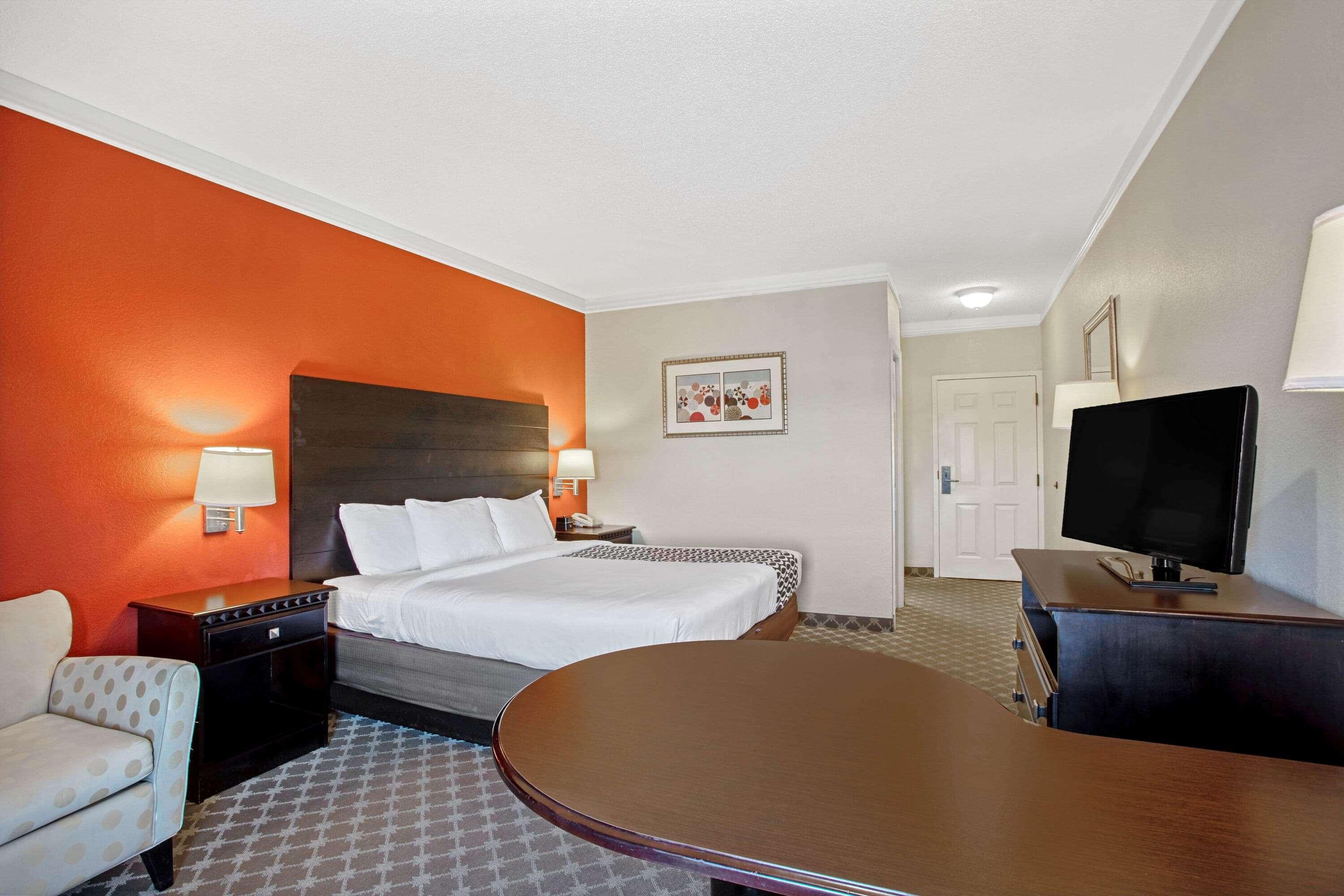 La Quinta By Wyndham Pcb Coastal Palms Hotel Upper Grand Lagoon Exterior photo