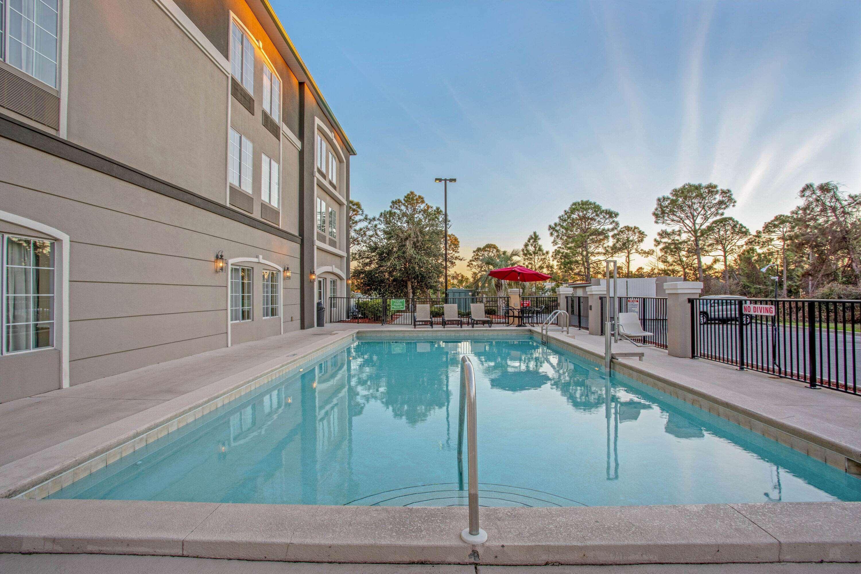 La Quinta By Wyndham Pcb Coastal Palms Hotel Upper Grand Lagoon Exterior photo