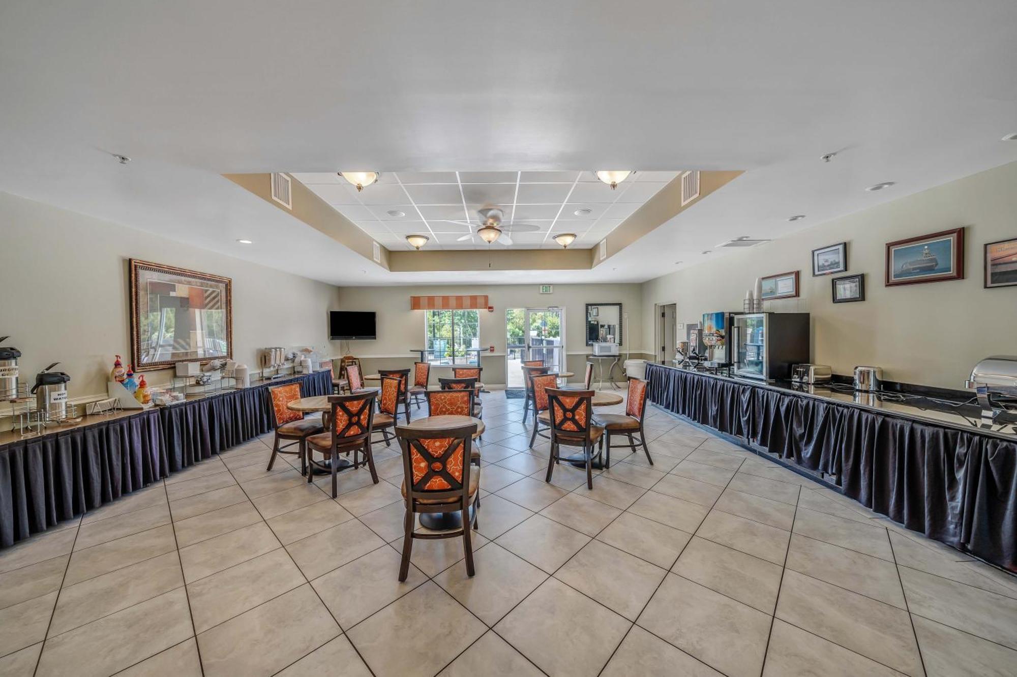 La Quinta By Wyndham Pcb Coastal Palms Hotel Upper Grand Lagoon Exterior photo